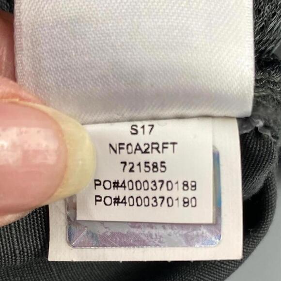 The North Face Men's Dark Gray Cargo Shorts - Men's size 34 - Picture 8 of 13